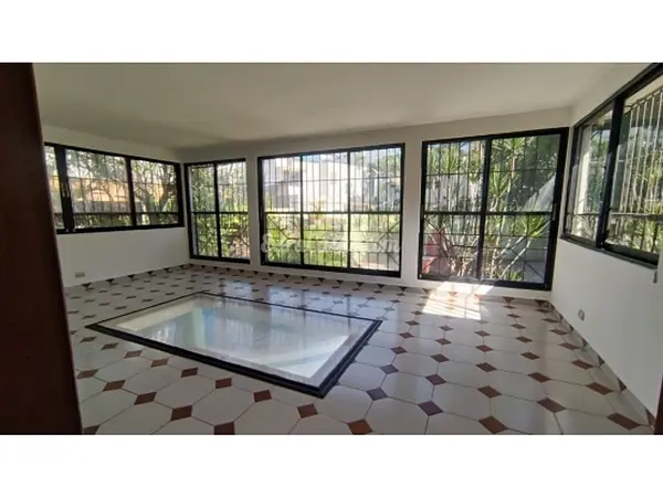 casas - Se vende casa en Los Cacicazgos  3