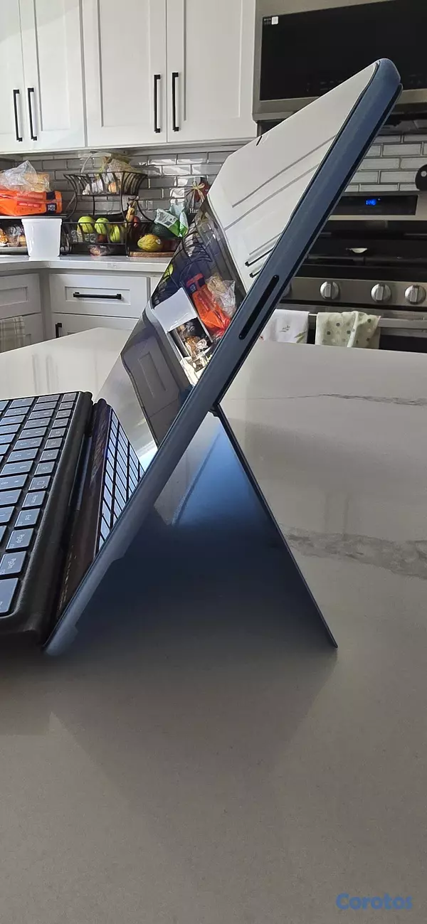 computadoras y laptops - Microsoft Surface pro 11th edition + Lapiz y Tecla 5