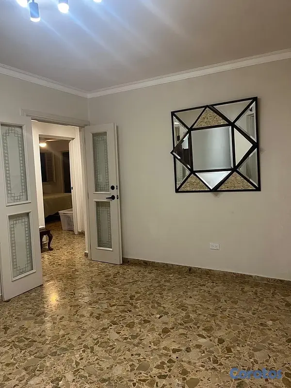 apartamentos - 235m2 primer nivel en Naco / Torre clásica 6