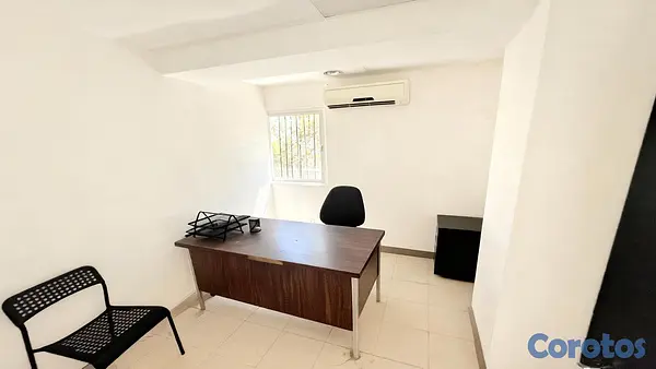 oficinas y locales comerciales - Local Comercial en Gazcue Frente a UTESA | Ideal para Oficinas 5