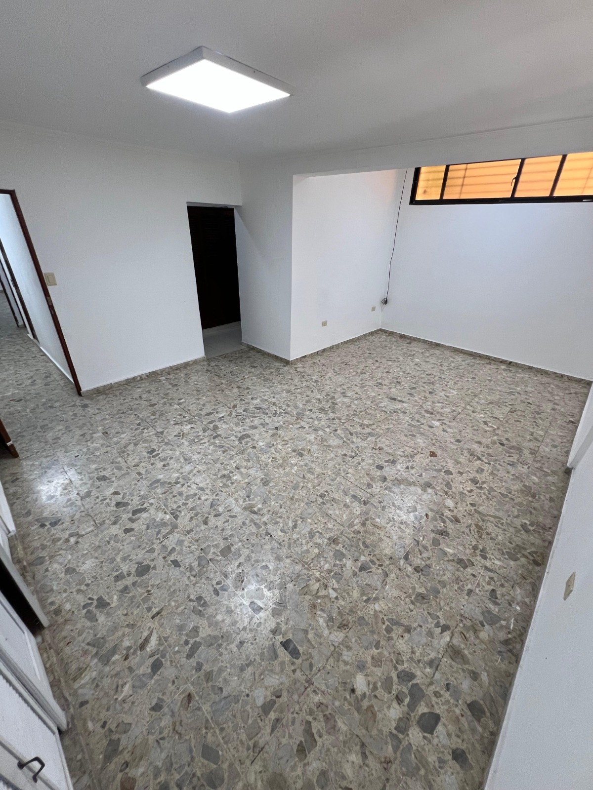 casas - Casa con fines comerciales en El Millón ubicada a  1