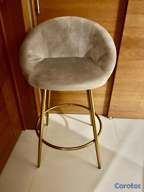 muebles y colchones - Dos taburetes como nuevos, traidos de USA no caben en la casa !!!  3