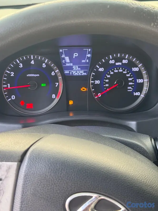 carros - Hyundai Accent  6