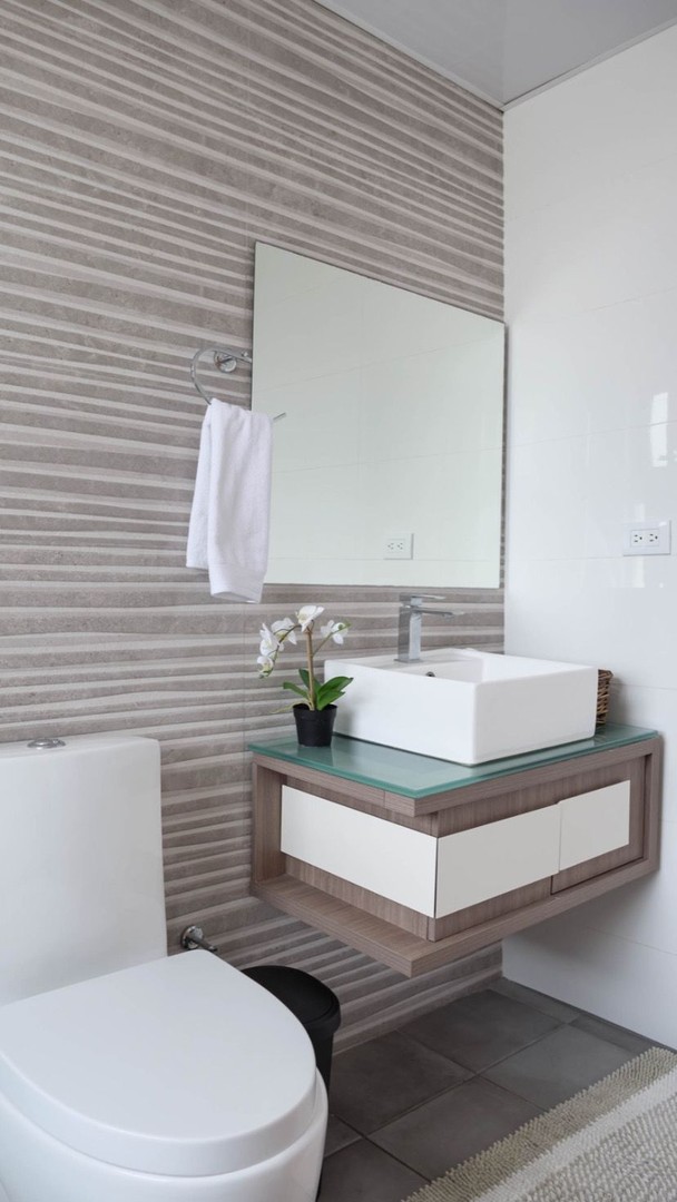 apartamentos - ALQUILO APTO EVARISTO MORALES, 3 HAB
usd$2,300 5