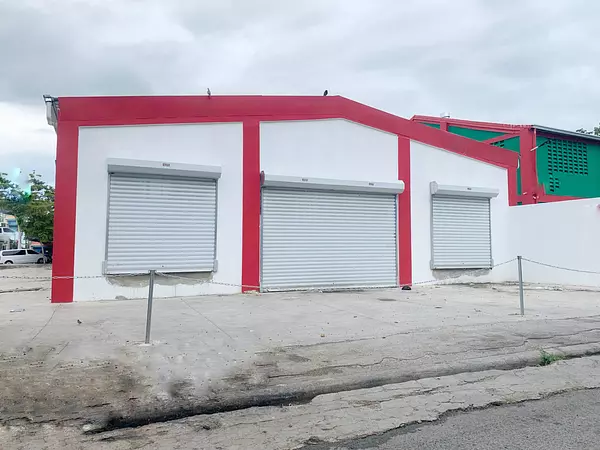 oficinas y locales comerciales - alquile nave comercial Santo Domingo este  6