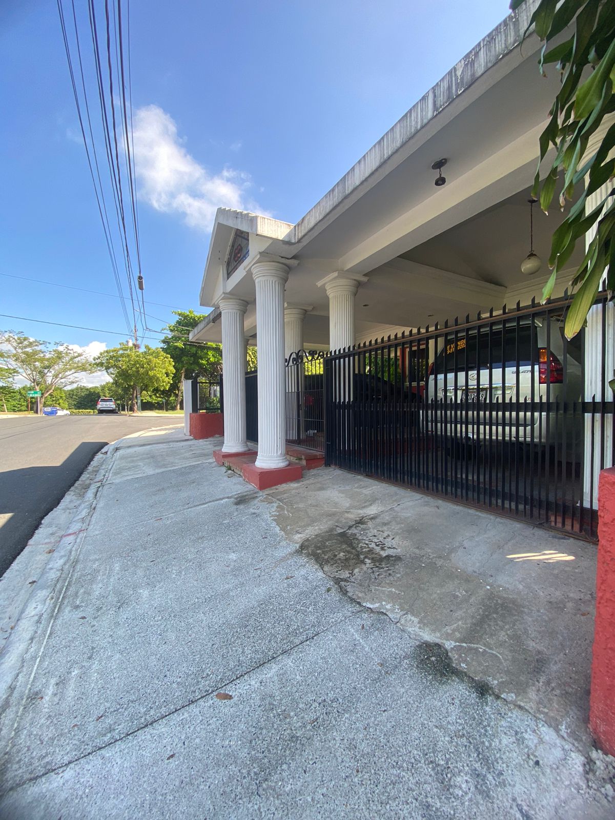 casas - Casa venta ideal para uso de ofic en Los Jardines 6