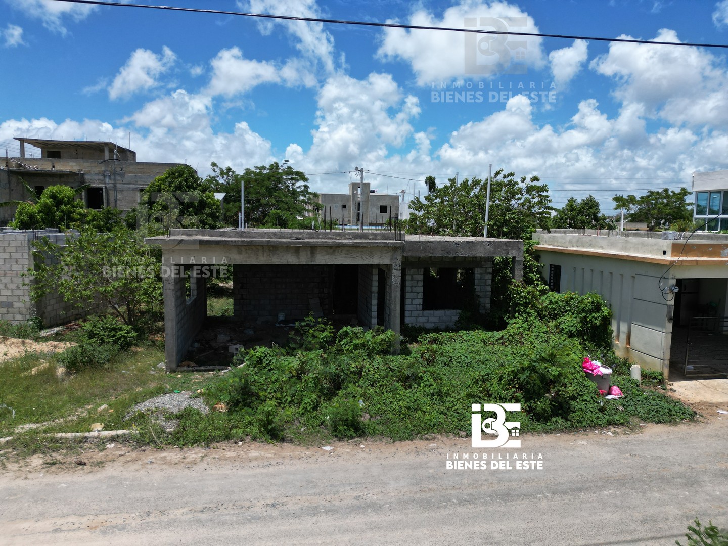 casas - VENDO... Amplia Mejora Con Su Titulo en Residencial Naime Etapa Tres, San Pedro  1