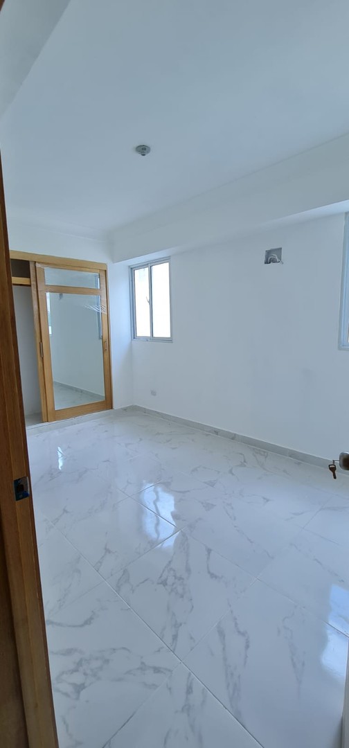 apartamentos - Segundo Piso con doble Terraza, Respaldo Los Tres Ojos 5