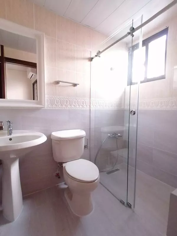 apartamentos - Apartamento AMUEBLADO en alquiler en Los Cacicazgos: 

215 mt / 2do piso 
2 hab  2