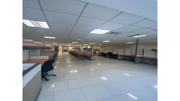 oficinas y locales comerciales - ALQUILER LOCAL PARA OFICINA DE 379m2 - EVARISTO MORALES 2