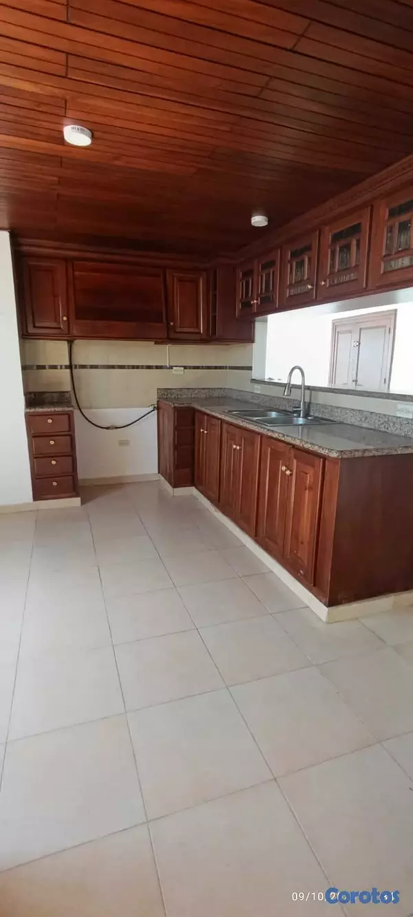 apartamentos - ¡En La Enriquillo con vista al Mar, Amplio Apartamento de 230m en Hermosa Torre! 4