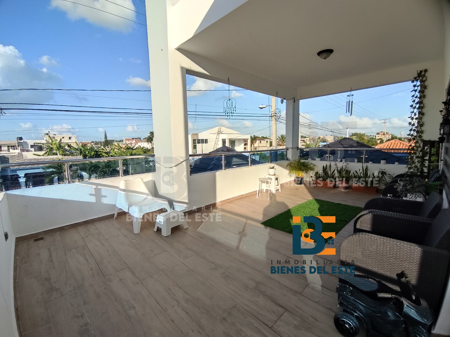 casas - Vendo Casa de 2 Niveles con Cinco Habitacione y Finos Detalles  0