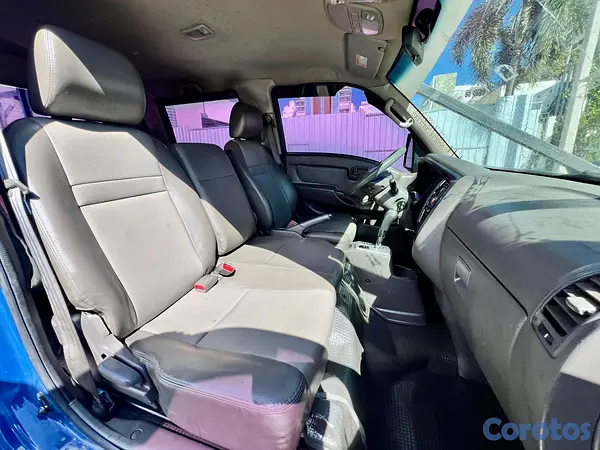 camiones y vehiculos pesados - HYUNDAI PORTE II DOBLE CABINA 4WD 7