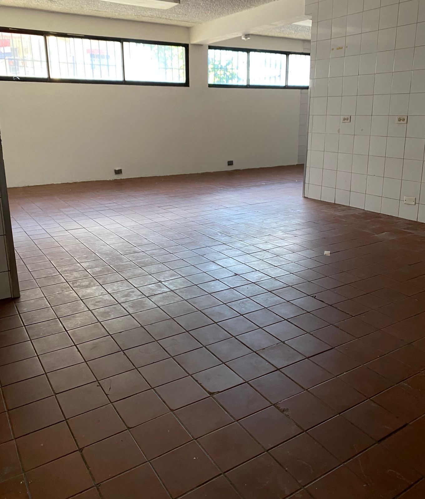 oficinas y locales comerciales - LOCAL COMERCIAL  2