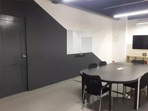 oficinas y locales comerciales - Local en los Prados  5