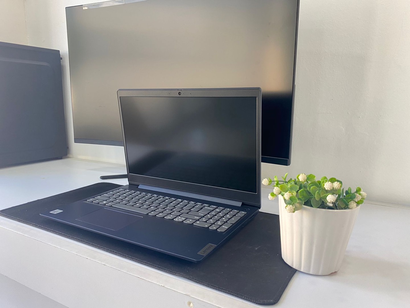 computadoras y laptops - Laptop Lenovo ideaPad 3, 15.6 PLG , i5 12va, 8GB, 256 SSD 0