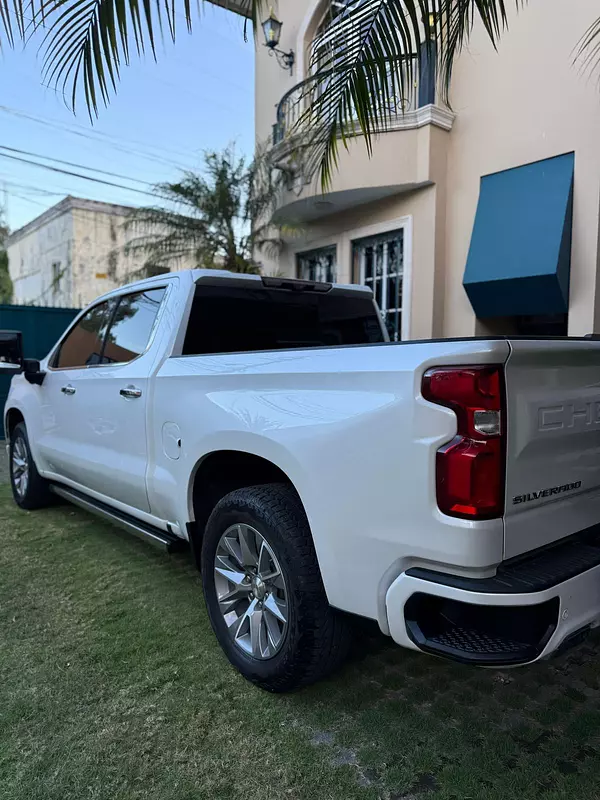 jeepetas y camionetas - chevolet silverado high country 2021 4