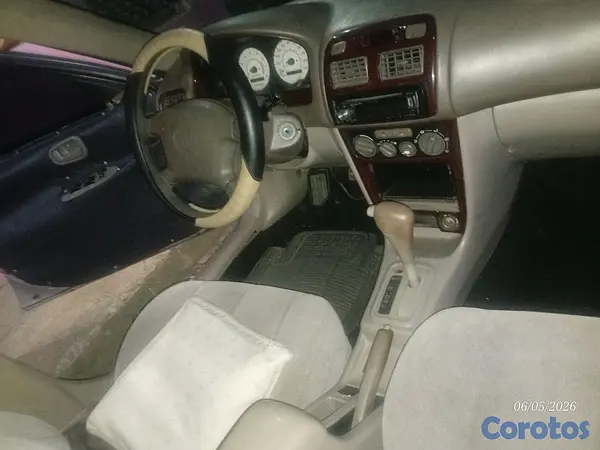 carros - sevende toyota corolla 2001  $145 5