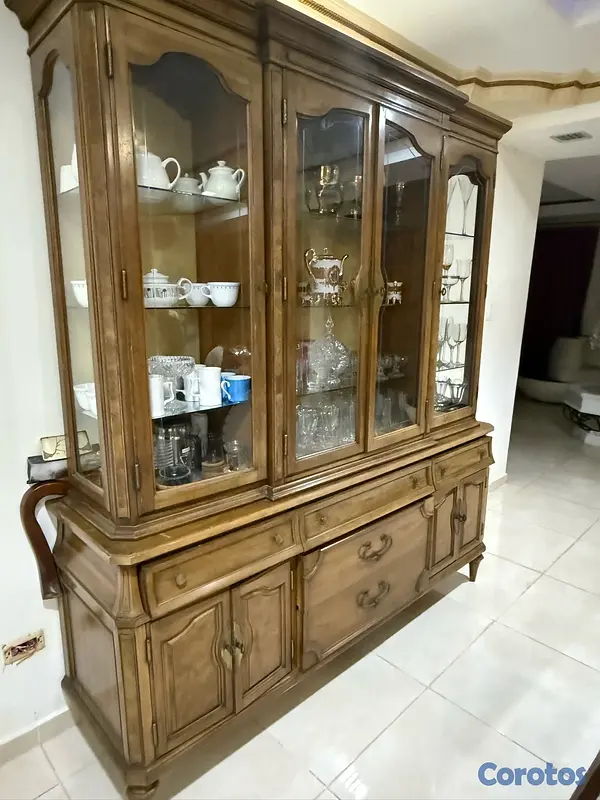 muebles y colchones - Vitrina 3