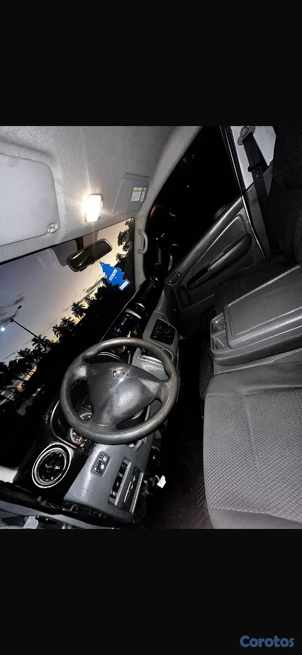 otros vehiculos - 🚨Nissan NV350 2017 Diesel 4X4🚨 6