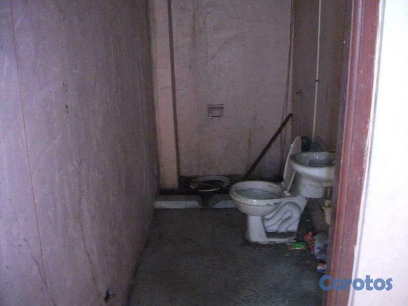 apartamentos - En Venta Edificio en la Duarte Zona Colonial para Reformar 4