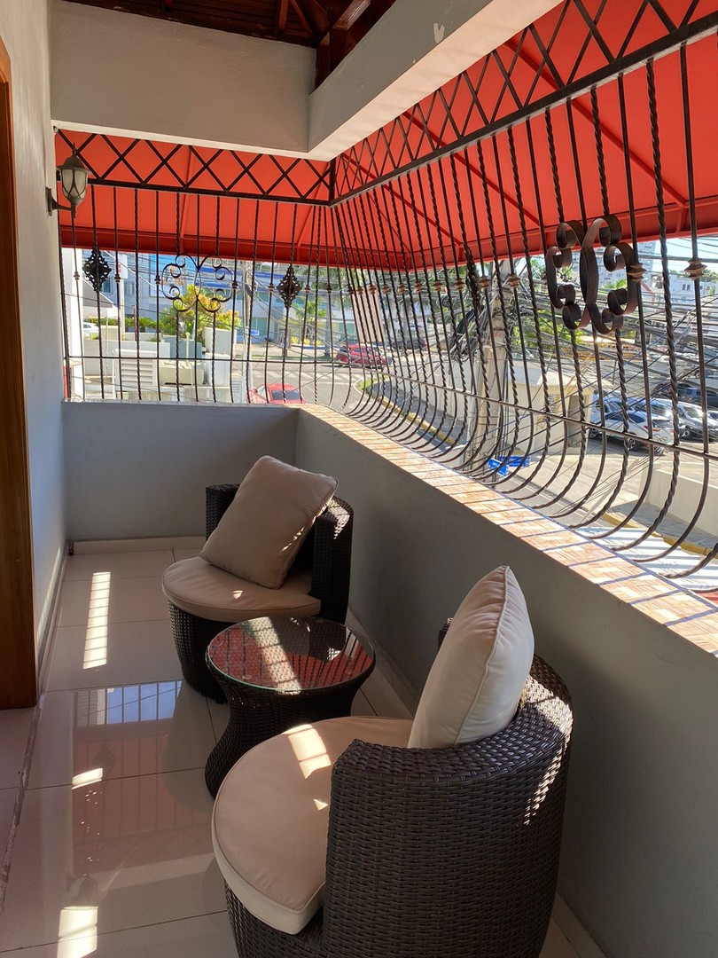 oficinas y locales comerciales - Propiedad de 2 Niveles en Venta, Jardines Metropolitanos  2