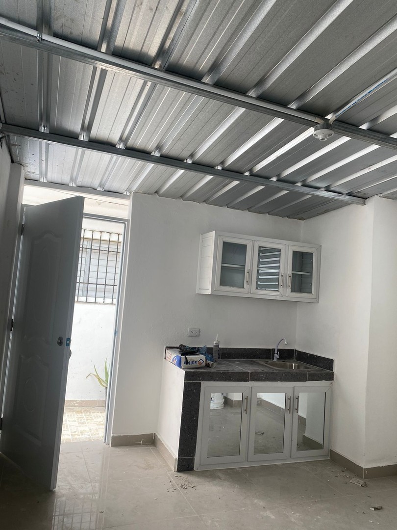 apartamentos - Alquiler Apartamento Estudio Sin Amueblar, Ubicado en la Zona Colonial 0