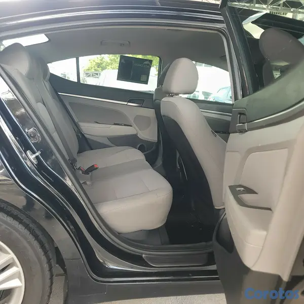 carros - HYUNDAI ELANTRA SEL 2019 RECIEN IMPORTADO 5