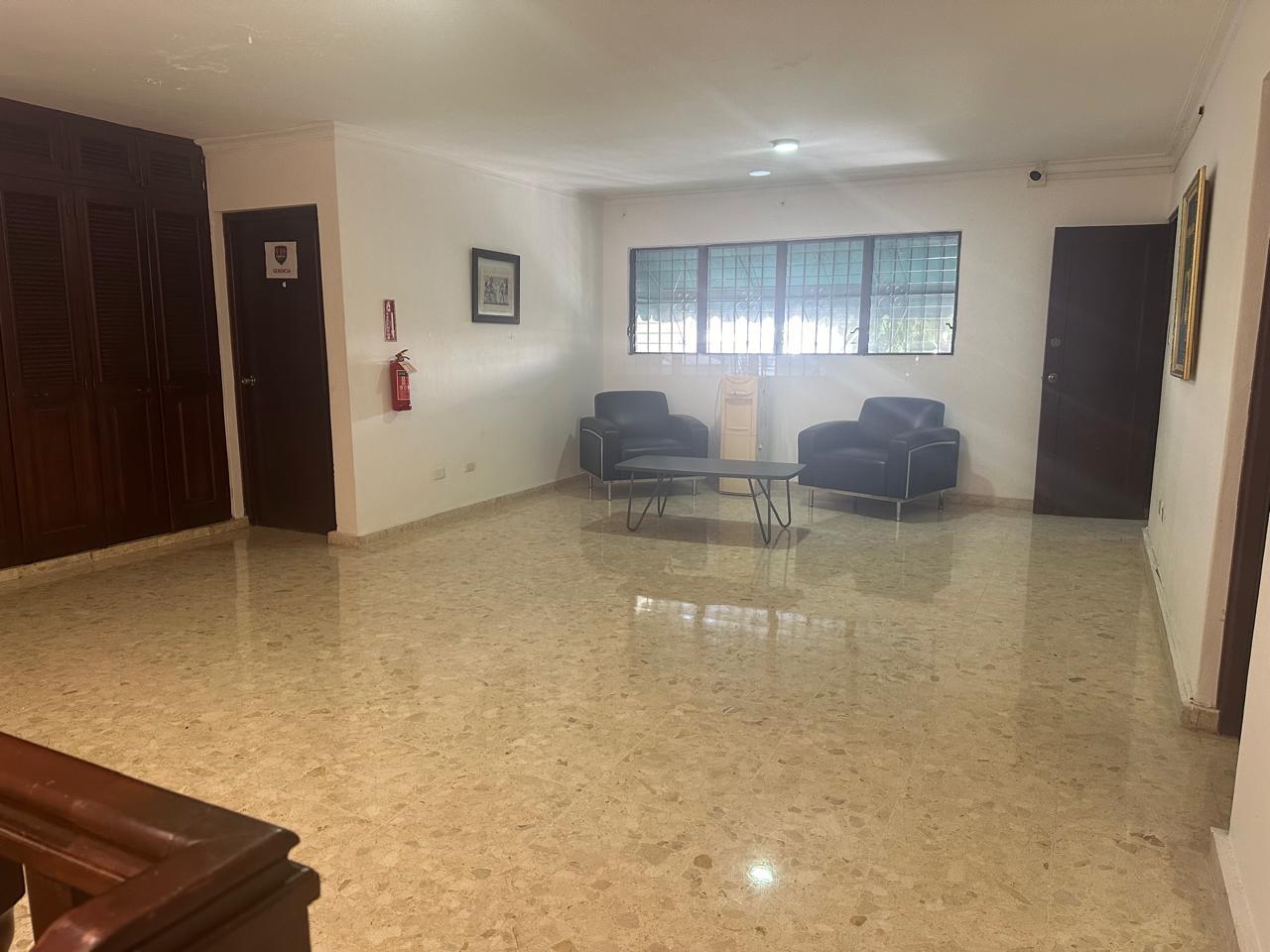 casas -  Casa de 3 niveles en La Castellana, 4 HABS., 350 Mts.2 de OPORTUNIDAD 4