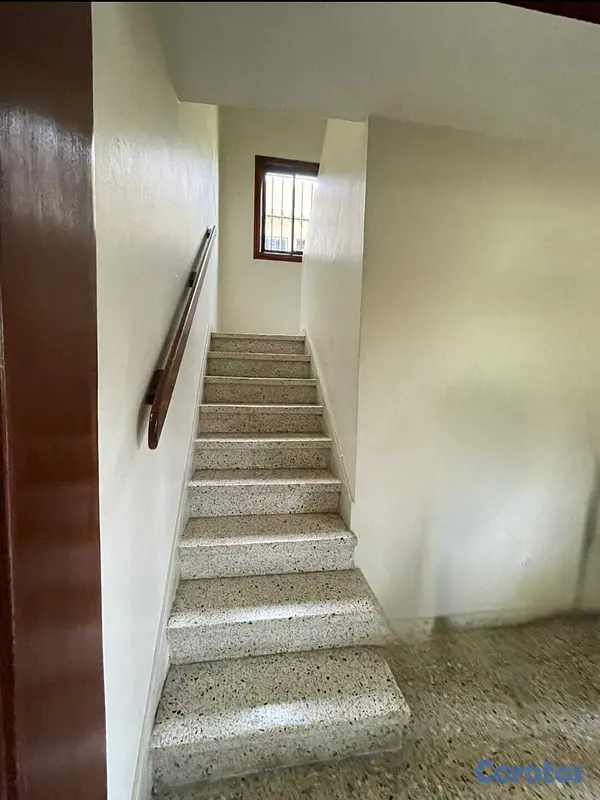casas - Casa de 2 niveles en venta- Avenida Independencia  9