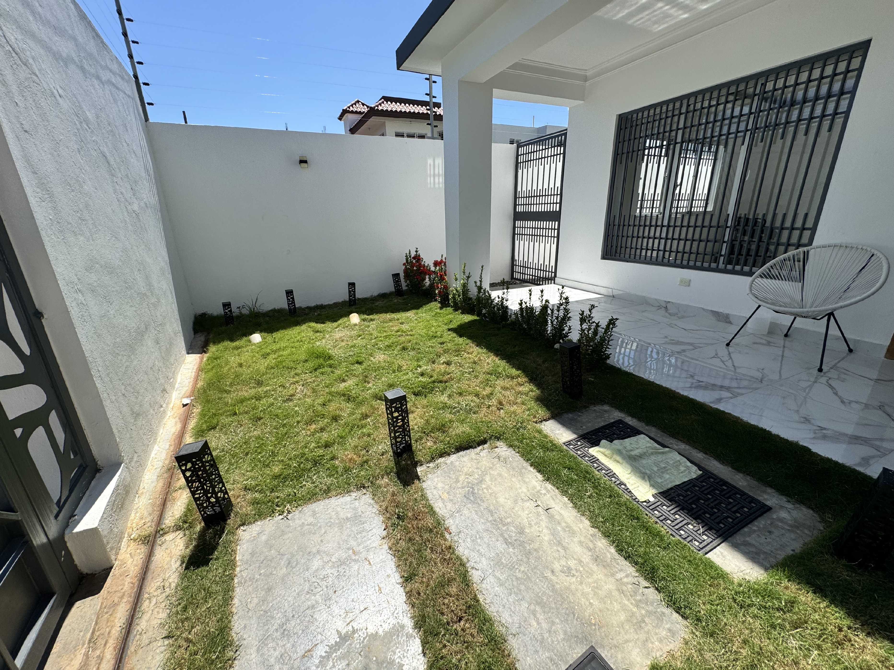 casas - venta de casa con piscina en la autopista de san isidro prado oriental con 304mt 4