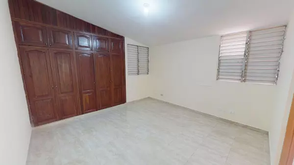 casas - Propiedad céntrica y comercial  7