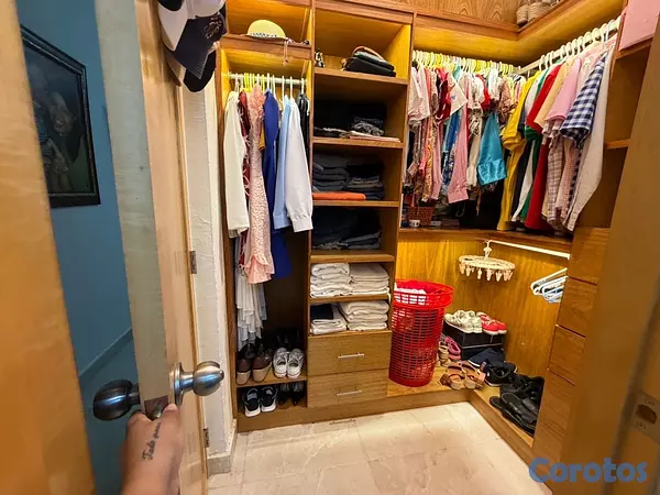 apartamentos - vendo independencia klm 7 piso 3 dos habitaciones dos baños balcón parqueo  18
