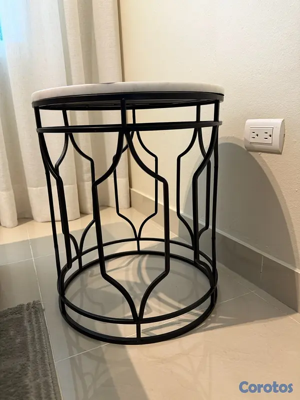 decoración y accesorios - Mesa de soporte, tope en mármol con base metálica negra  4