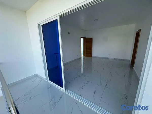 casas - 🏡 Casa de 2 Niveles en Venta – Residencial  8