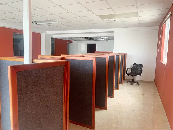 oficinas y locales comerciales - Local en naco amplio  7