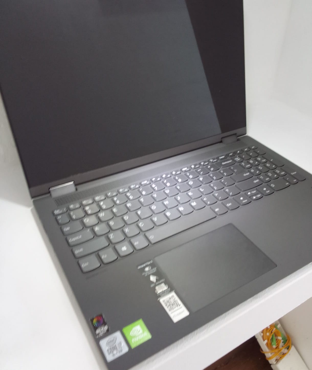 computadoras y laptops - Laptop Lenovo Flex 5 15.6" 4K UHD Touch, Core i7, 16GB, 512GB SSD Nvidia MX450
