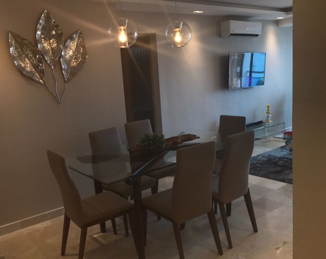 apartamentos - Vendo apartamento en Naco con ascensor planta full 8