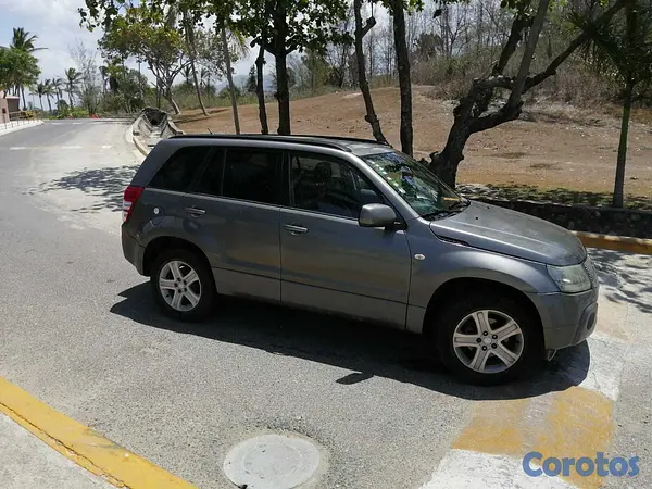 jeepetas y camionetas - Vendo Jeepeta Suzuki Grand Vitara  2