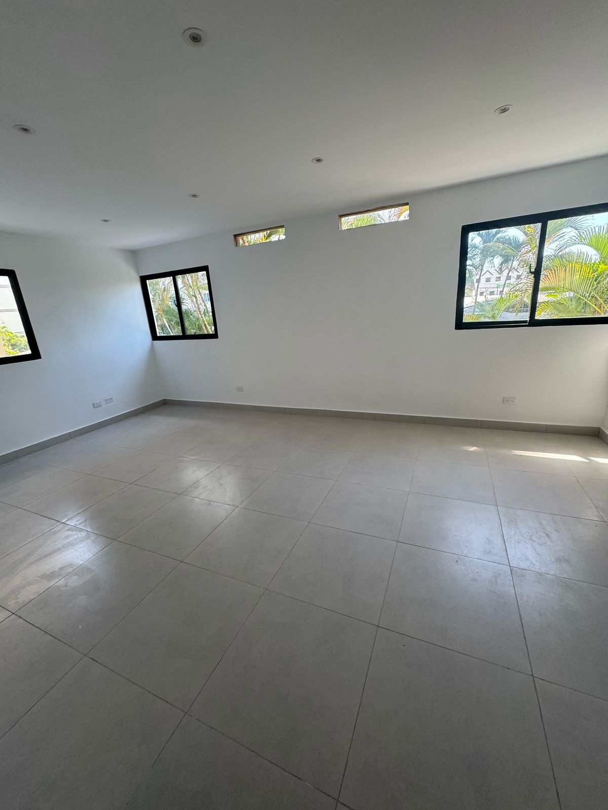 oficinas y locales comerciales - ALQUILO Piso 2 En La Julia de Oportunidad 1