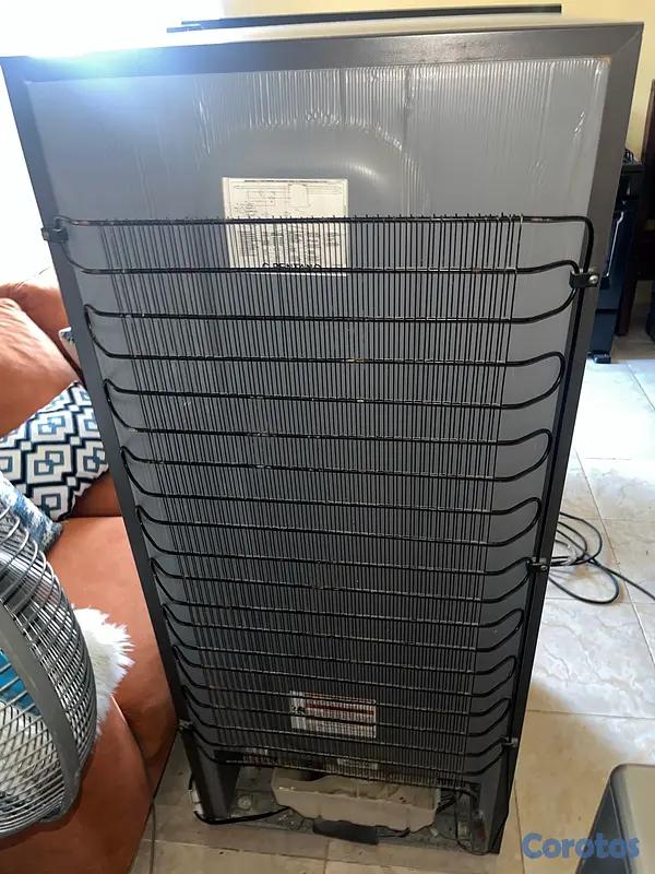 electrodomesticos - Nevera whirlpool de 8 pies  3