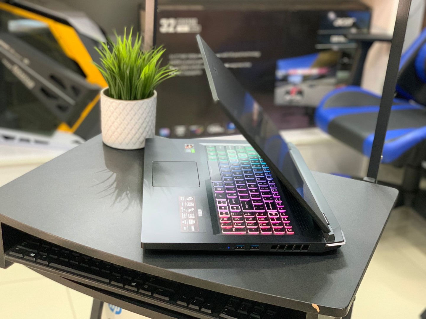 computadoras y laptops - Ryzen 7 6800H Laptop GAMING RTX 3060 - 17 PLG - 1TB SSD 0