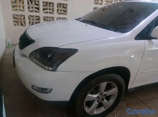 jeepetas y camionetas - Oportunidad Lexus RX 330 en excelentes condiciones  7