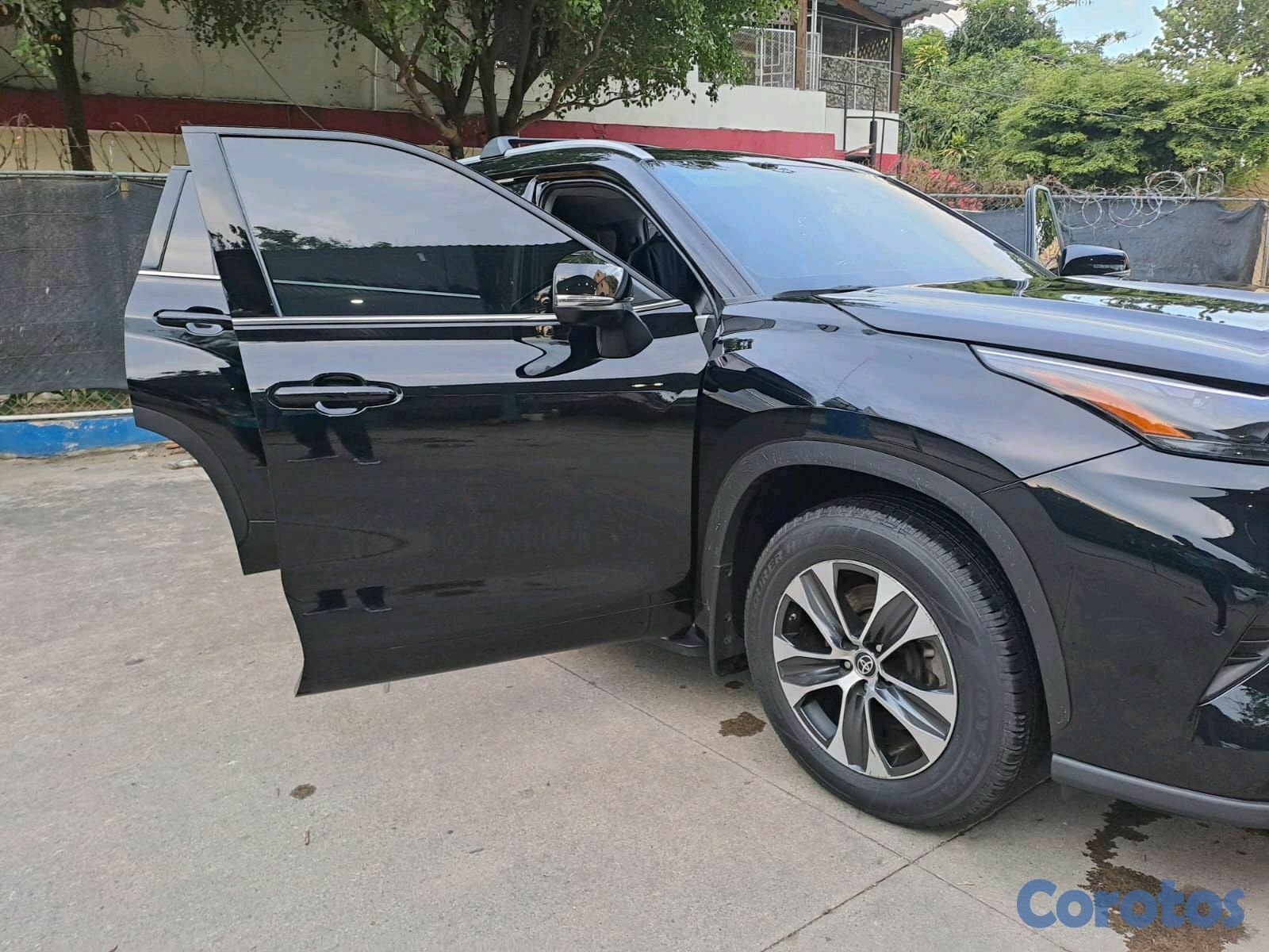 jeepetas y camionetas - Toyota higlander xle 2022 7