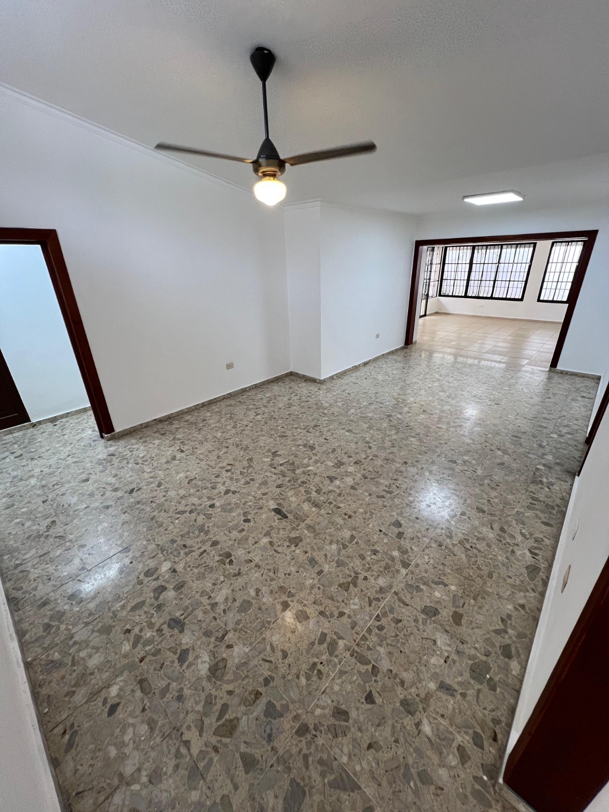 casas - Casa con fines comerciales en El Millón ubicada a  6