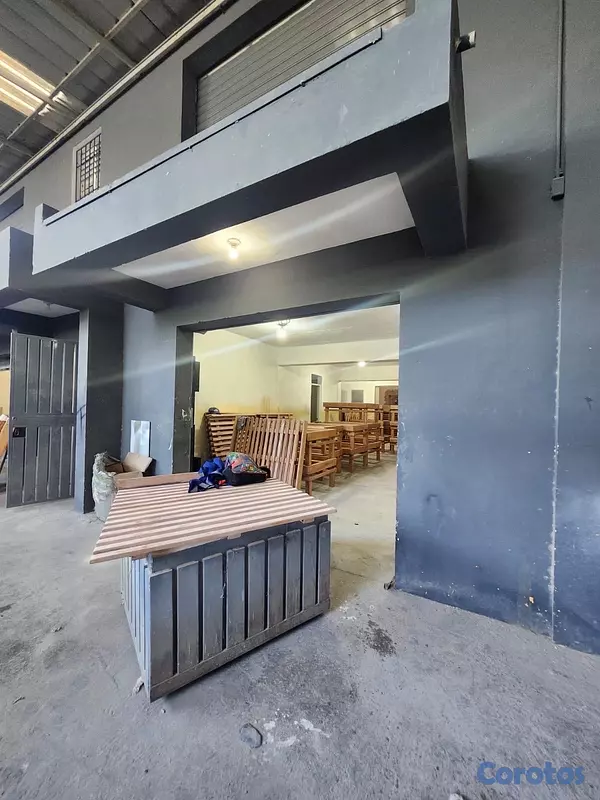 oficinas y locales comerciales - nave manoguayavo vendo de dos niveles 442 mtrs  9
