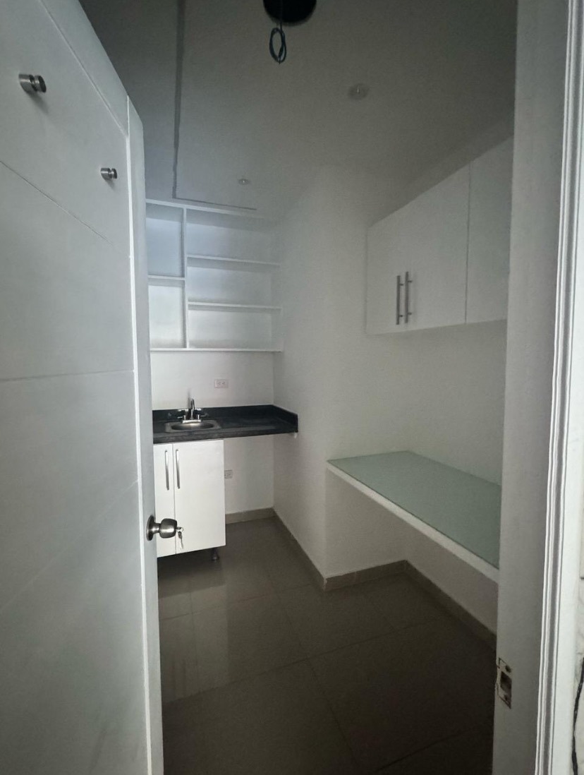oficinas y locales comerciales - se alquila  2