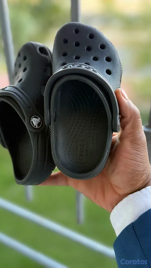ropa y zapatos - Crocks originales para niño talla 9 2