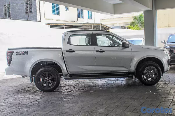 jeepetas y camionetas - Isuzu DMAX 3