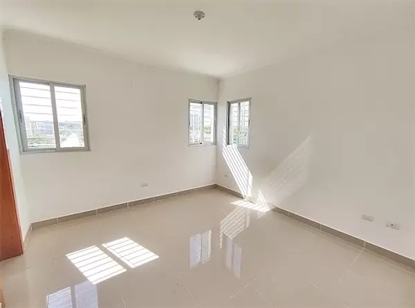 apartamentos - Primer nivel de renta en La Esmeralda  4